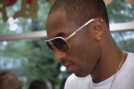 Kobe Bryant in Gucci Sunglasses – Celebrity Sunglasses Watcher